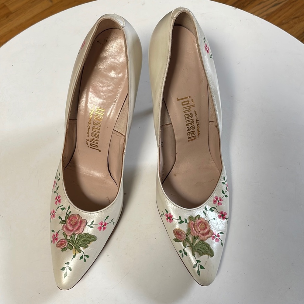 1960’s Vintage Heels - Picture 1 of 10
